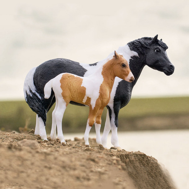 Breyer The Phantom and Misty of Chincoteage, Mare & Foal Gift Set