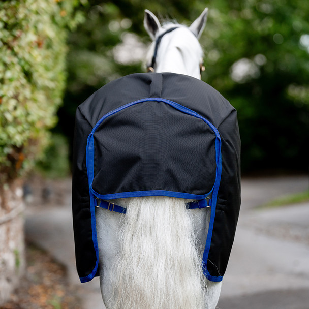 Tail flap of Amigo Ripstop 900D, 50g Pony Turnout Blanket.