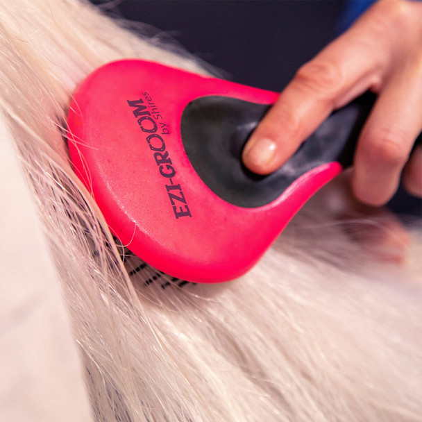 Shires EZI-GROOM Grip Mane & Tail Brush, Pink.
