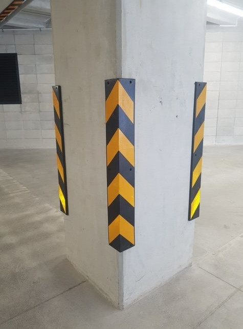 Rubber Corner Protector Black/Yellow 800mm