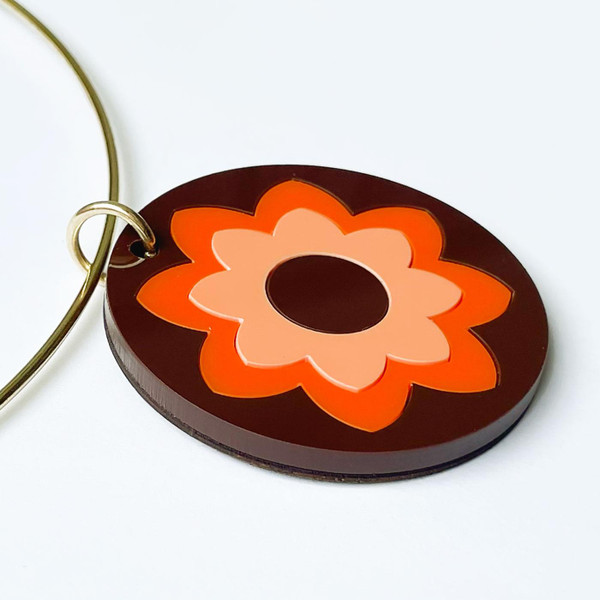 Madcap England x Ada Binks Retro 1970s Round Flower Choker Necklace in Brown/Orange