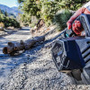 Superwinch Hand Hauler 1000 Winch 24 VDC 1000 lbs Line Pull Soft Shackle Rope End Safely - 1710001 Photo - lifestyle view