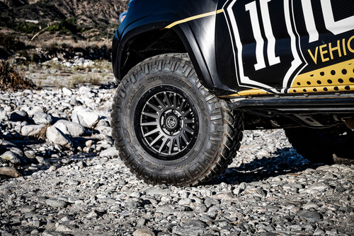 ICON Recon Pro 17x8.5 6x5.5 0mm Offset 4.75in BS 106.1mm Bore Charcoal Wheel - 23617858347CH Photo - Mounted