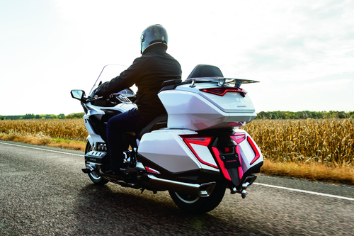 Kuryakyn Omni L.E.D. Rear Bag Accents 18-20 GL1800 - 3262 User 1