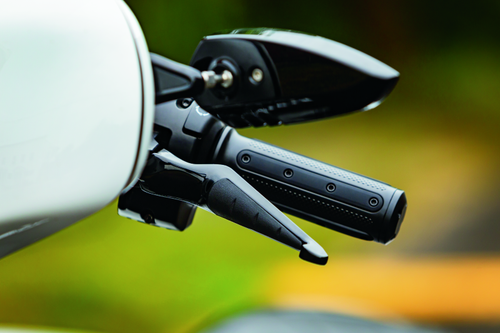 Kuryakyn ISO Levers Chrome - 5736 User 1