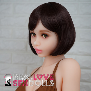 Short Brunette wig with side bang for your Piper Doll sex doll. 