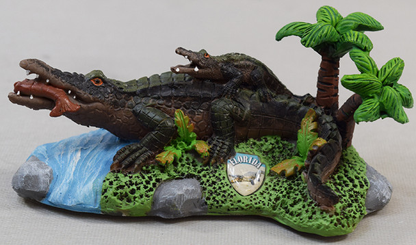 Gator Figurine 3 1/2" w/Shield