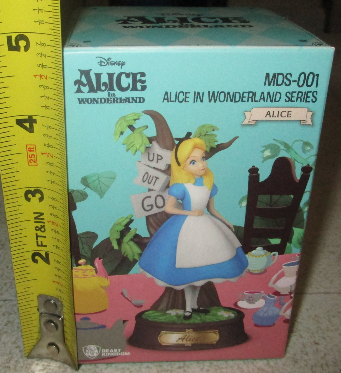 Beast Kingdom Alice In Wonderland Alice D-Stage Diorama