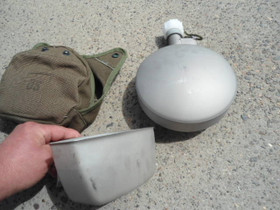 U.S. Military Arctic Canteen with Cover (1 quart)