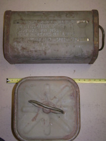 U.S. Army WWII 81 mm M43A1 Mortar Can U.S. Army WWII 81 mm M43A1 Mortar Can