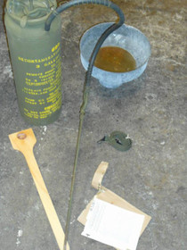 US Army M1 3-Gallon Decontaminating Apparatus