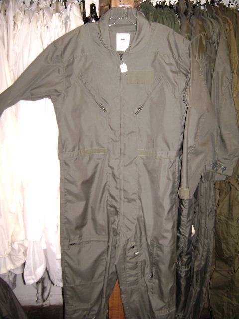 90s US AIR FORCE 米軍実物FLYER'S COVER ALLS 比較的新しいモデルです！【アメリカの軍服】パイロットスーツ