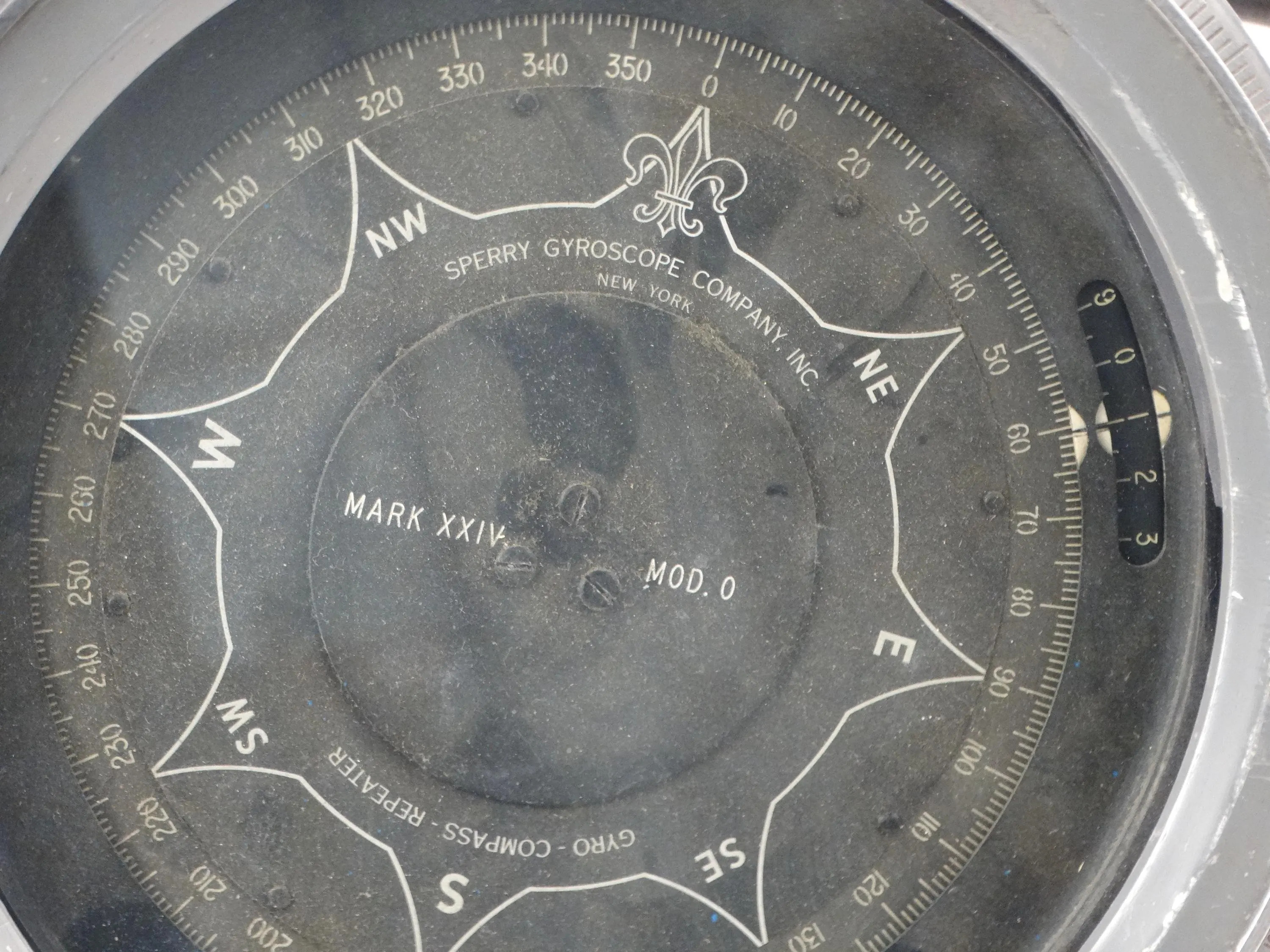 Sperry Gyroscope Co., INC Mark XXIV MOD O Ship Compass (w/extra glass)