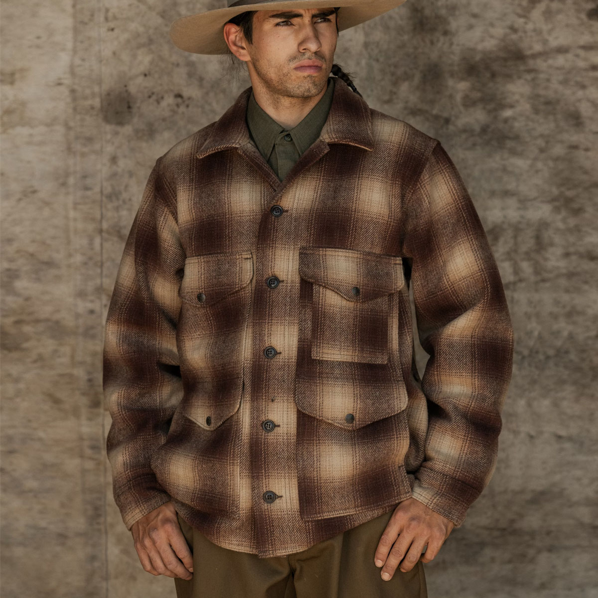 Filson Brown/Tan Ombre on body