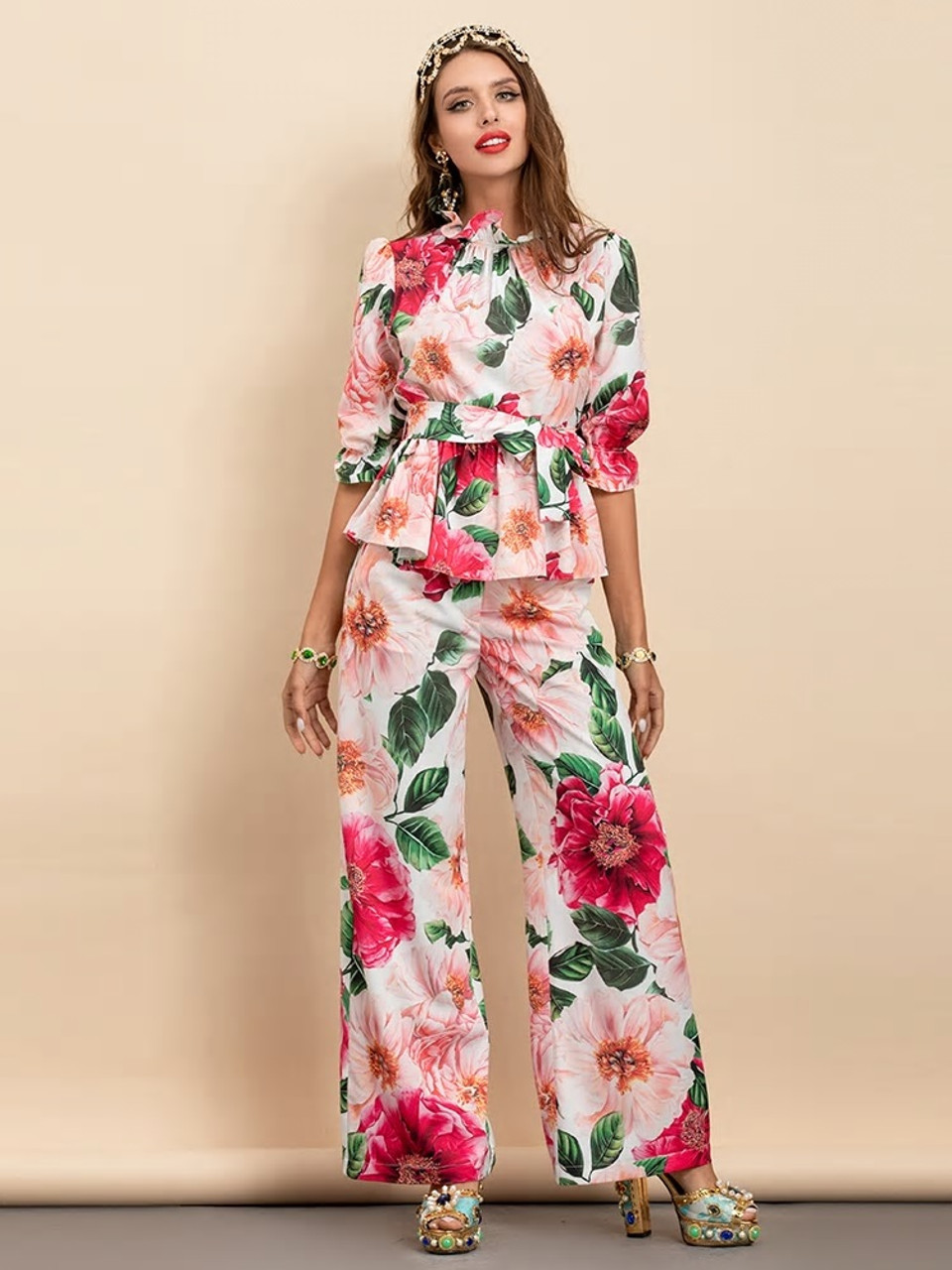 Elegant floral pant suit