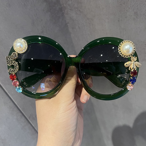 Luxury oversized vintage sunglasses with Pearl and Bee