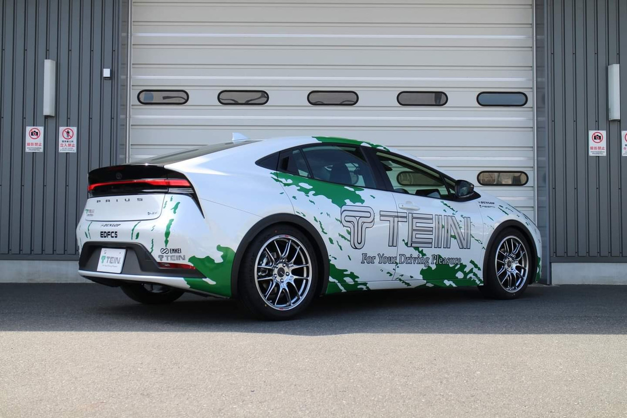 リ*タ様 TEIN STREET BASIS (PRIUS ZVW30 SET) Tein Street Basis Z Coilovers for 2010-2015 Toyota Prius / Prius