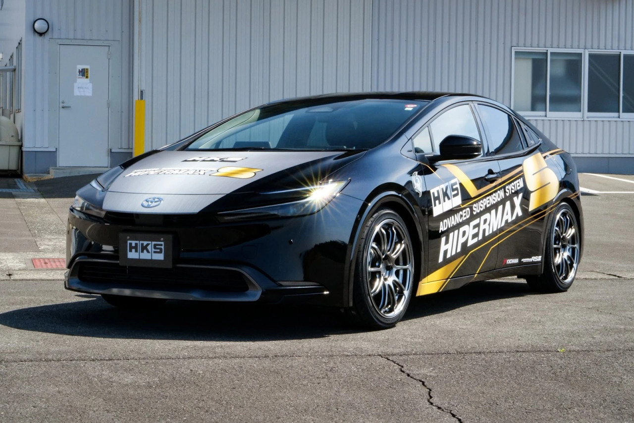トヨタC-HR HKS 車高調　4WD用　NGX-50 トヨタC-HR HKS 車高調4WD用NGX-50