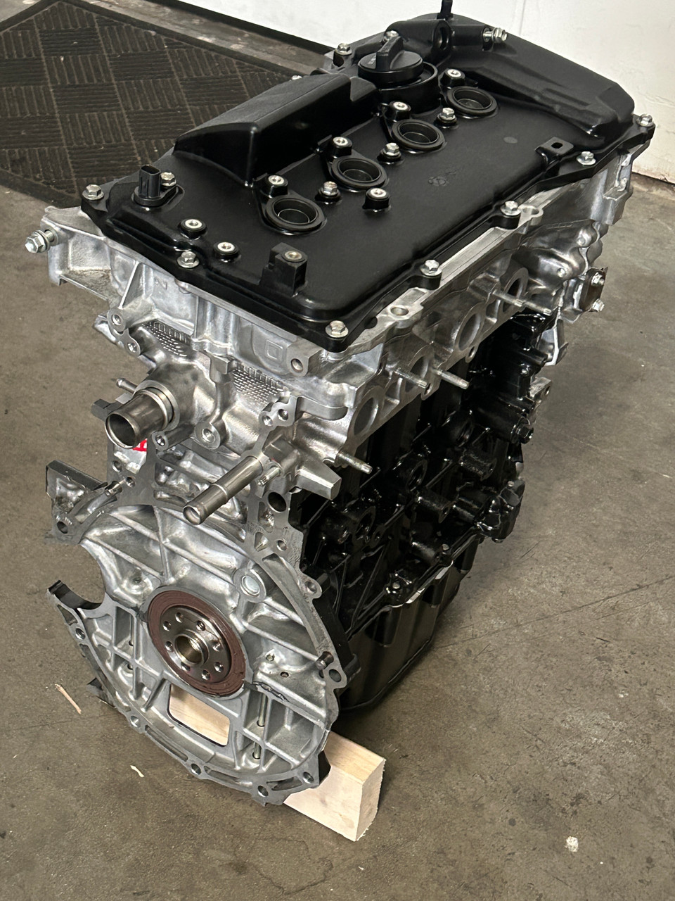 Discover high-quality rebuilt engines for Toyota Prius (2010-2015), Prius V, and Lexus CT200h. Enhance performance with our reliable 2ZR-FXE hybrid motors.
