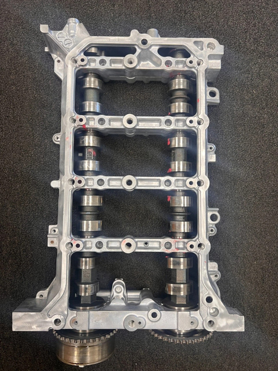 [Used] 10-15 Toyota / Lexus CT200h Upper Cylinder Head Assembly