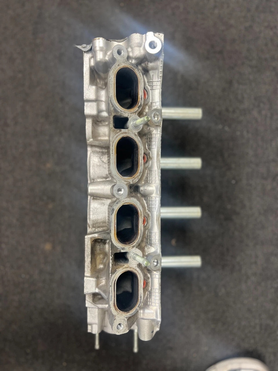 OEM ENGINE CYLINDER HEAD FOR 2016-2024 TOYOTA PRIUS 1.8L