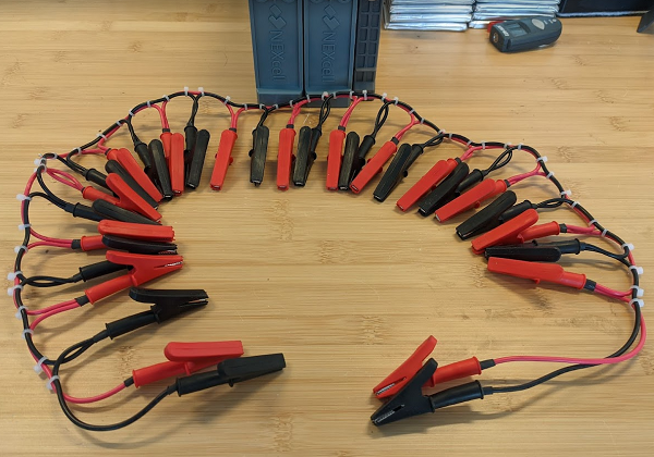 Voltage equalizer for balancing Hybrid Batteries - Version 2.0