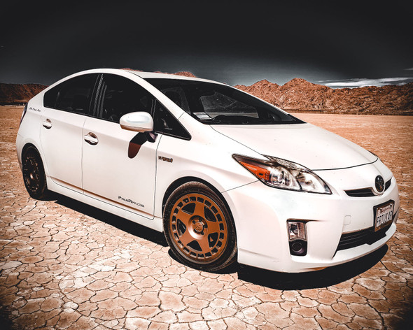 Discover the innovative Sodium-ion Hybrid Battery Pack designed specifically for the Toyota Prius 2010-2015, enhancing performance and sustainability for your drive.
