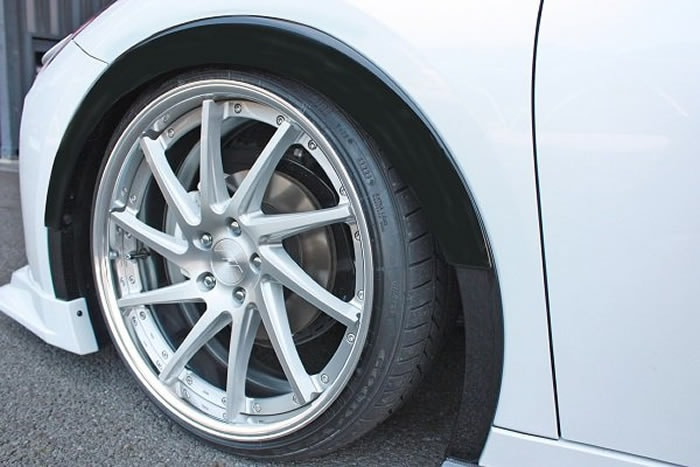 Toyota Prius 2023- 2026  Low-form Fender Trim