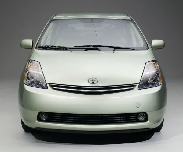 Discover the innovative Sodium-ion Hybrid Battery Pack designed specifically for the Toyota Prius 2004-2009, enhancing performance and sustainability for your drive.