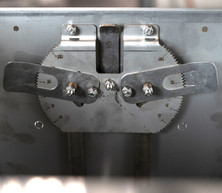 NURSERY DRY FEEDER (SINGLE SIDED) (MODEL #N4)