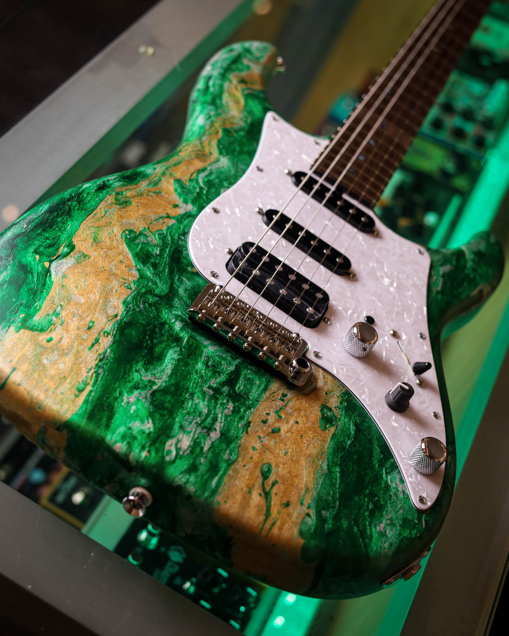 JAMES TYLER STUDIO ELITE HD LAMBEAU SHMEAR GREEN AND GOLD ELECTRIC