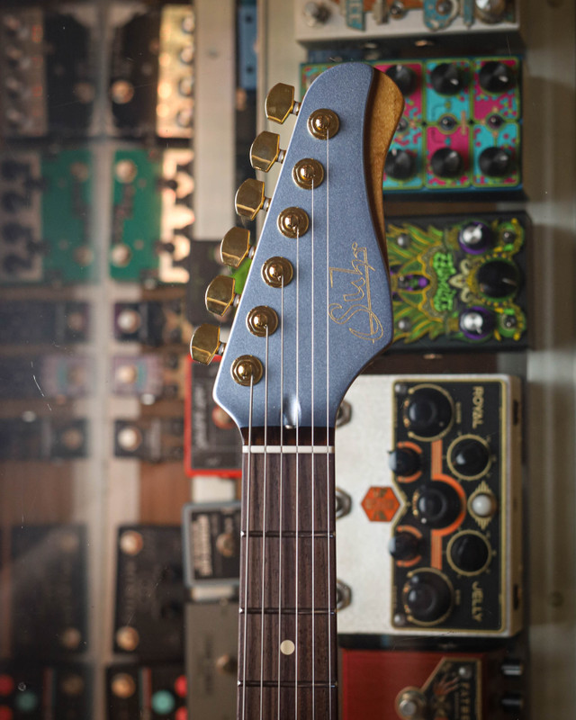 Suhr Standard Custom - ICE BLUE METALLIC