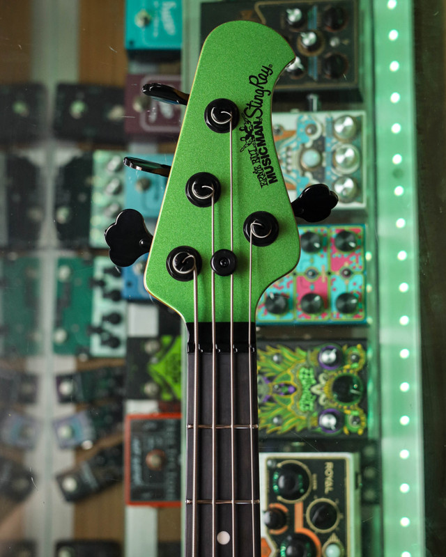 Ernie Ball Music Man Stingray HH Kiwi Green