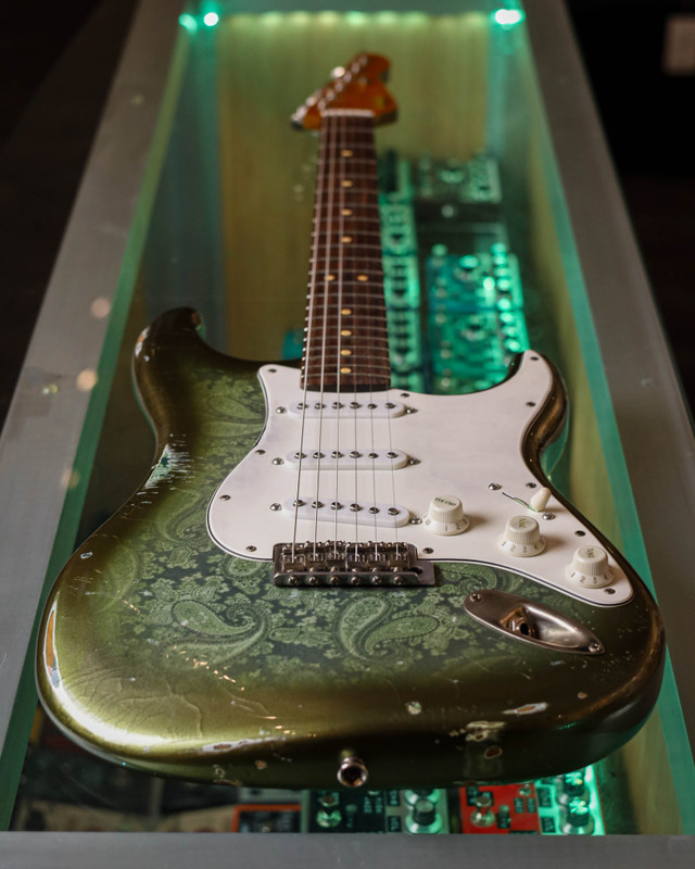 LSL Saticoy SSS - Sherwood Green Burst Over Green Paisley