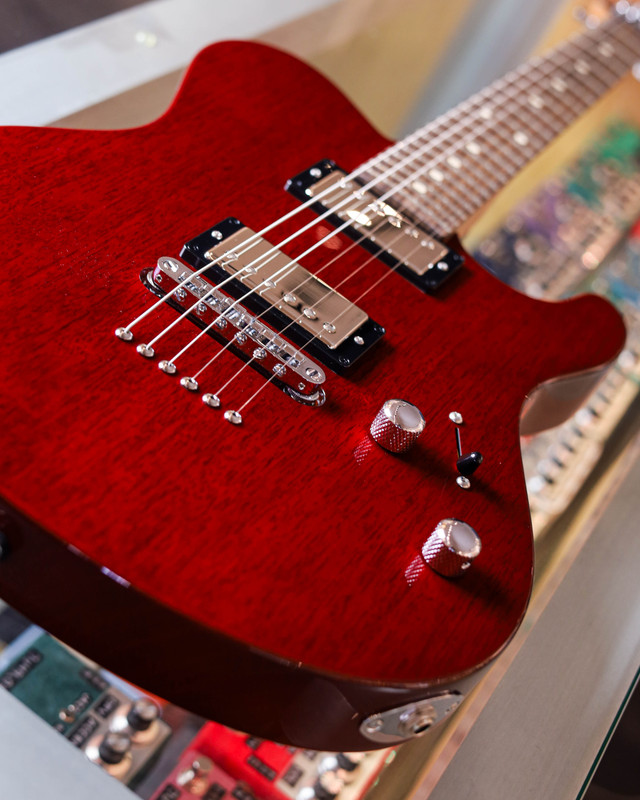 Suhr Oso -Trans Red