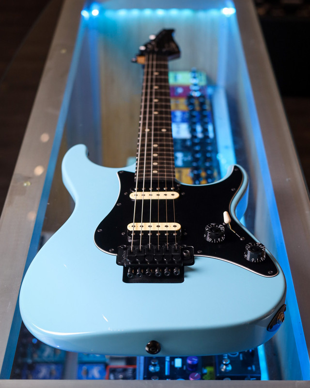 Suhr Standard Antique Custom - Daphne Blue