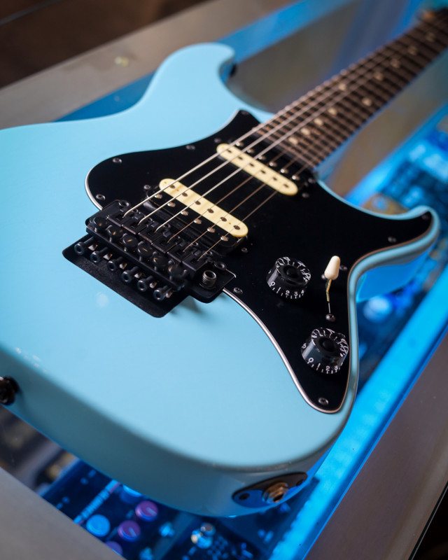 SUHR STANDARD ANTIQUE CUSTOM HH - DAPHNE BLUE W/ FLOYD ROSE