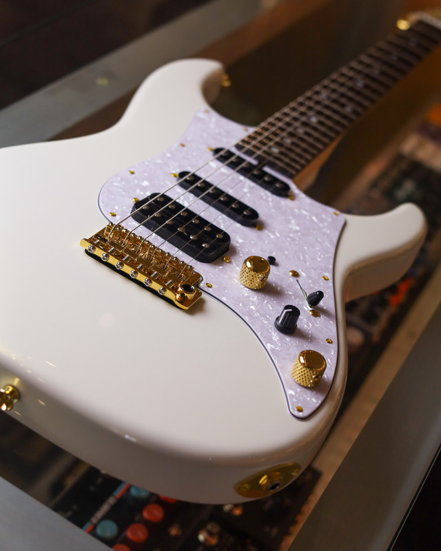 James Tyler JTG MK1 - Pearl White Metallic