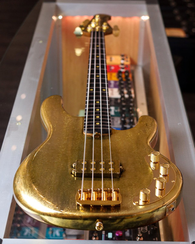 Ernie Ball Music Man Stingray 50th Anniversary - Molten Gold