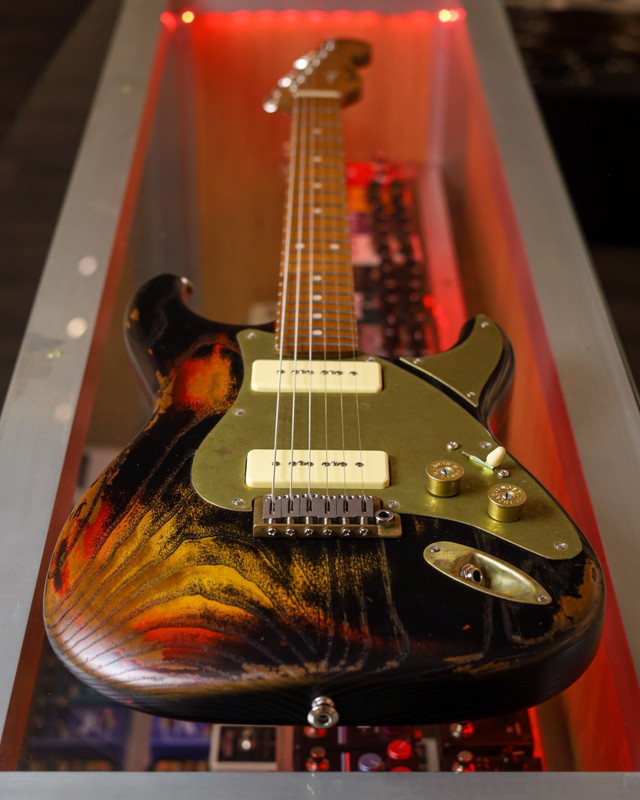 Paoletti Stratospheric Loft - Black Over Burst