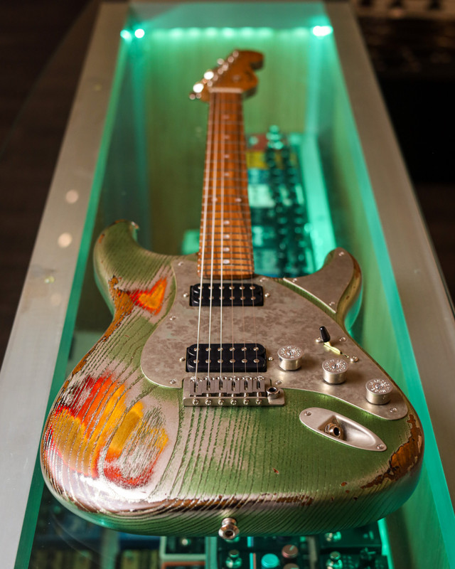 Paoletti Stratospheric Loft - Firemist Green Over Burst