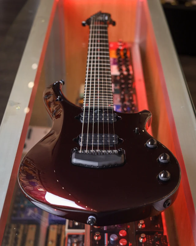 Ernie Ball Majesty 7 Premium Select - Carnelian Red