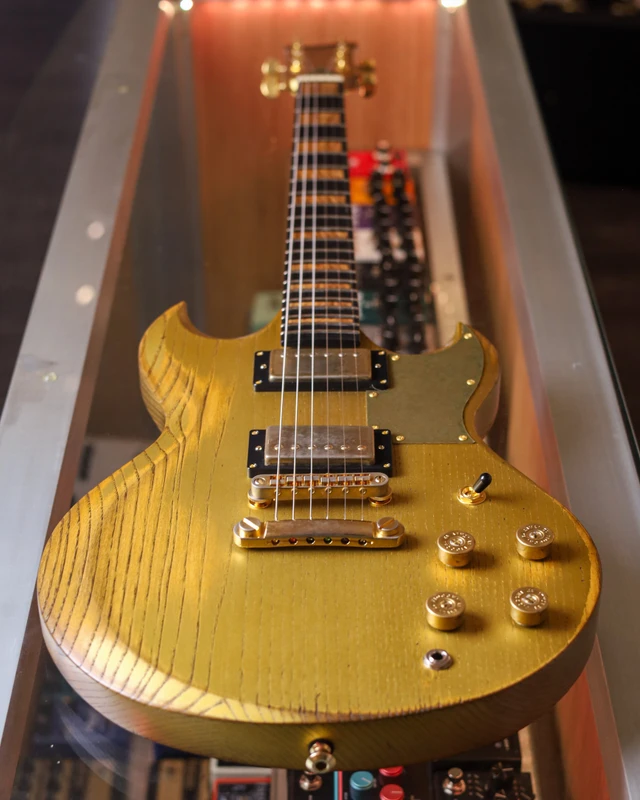 Paoletti 131 Loft - Gold