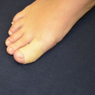 Foot Supply Store Cloth Adhesive Strapping Tape OneHalf Inch(Tan color