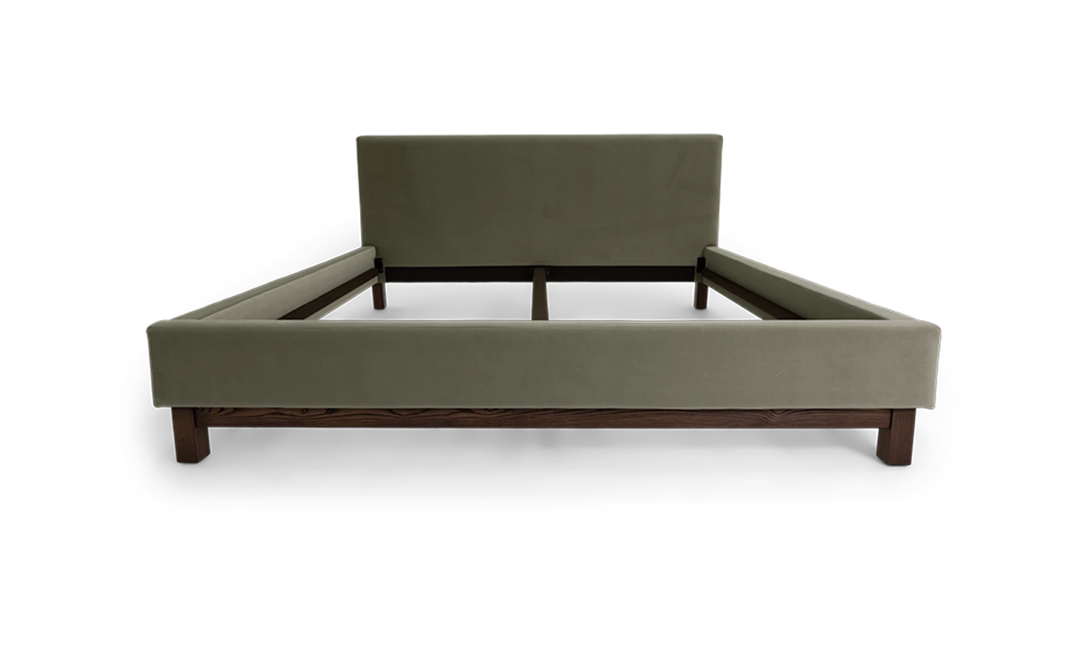 Carmet High Leg Bed front 