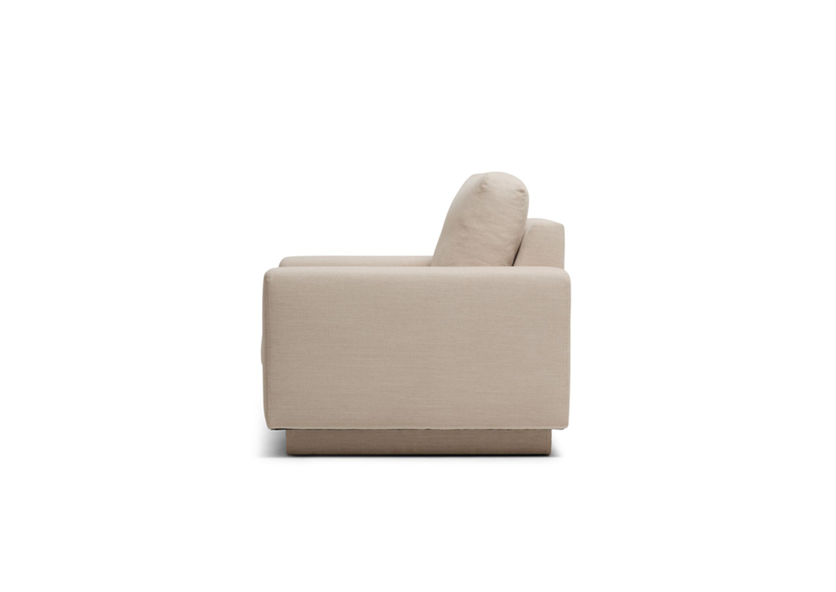 tavin chair side 