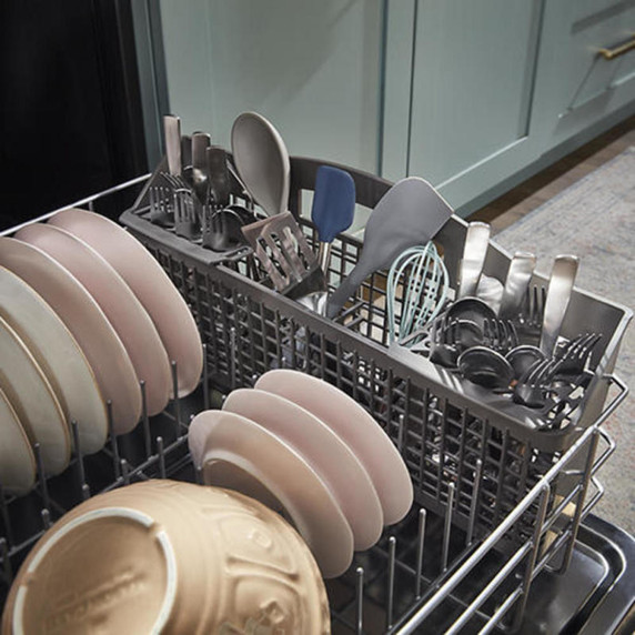Whirlpool® 51 dBA Quiet Dishwasher with 3rd Rack WDT730HAMZ