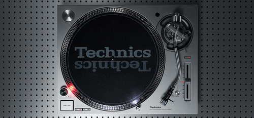 Technics - SL-1200MK7 - Direct Drive Turntable System