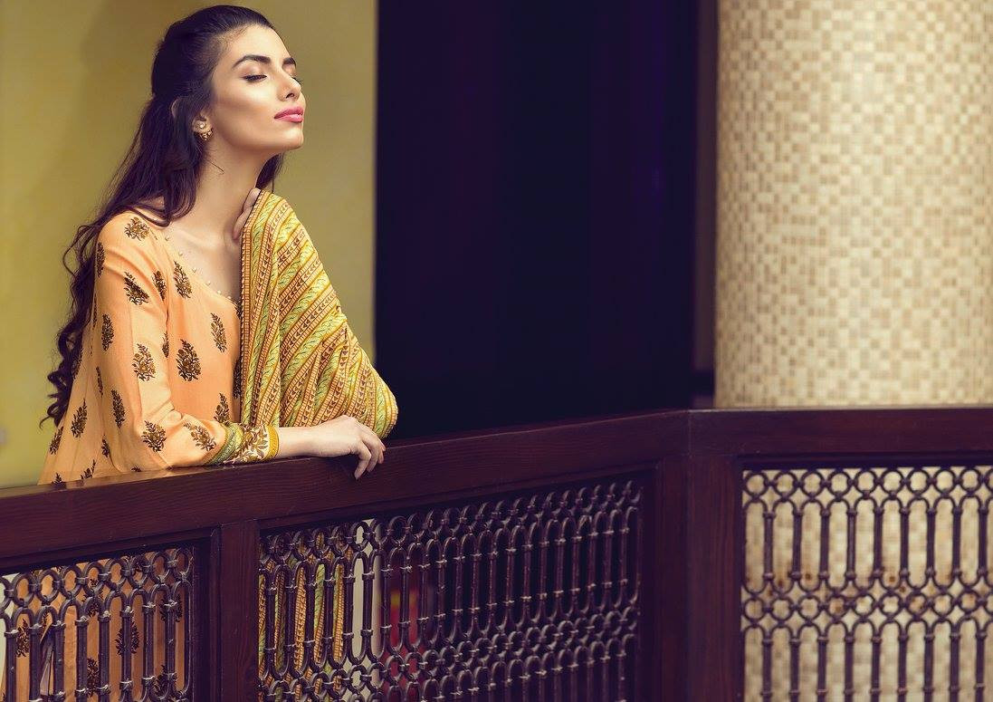 Alkaram Arch Splendor 3 Piece Resham Linen Collection - AW-04-PEACH