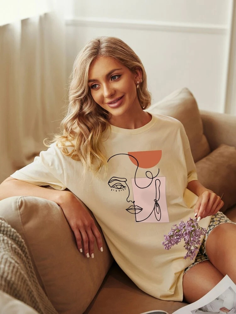 Fifth Avenue DIFT494 Oversized Figure Printed T-Shirt - Cream